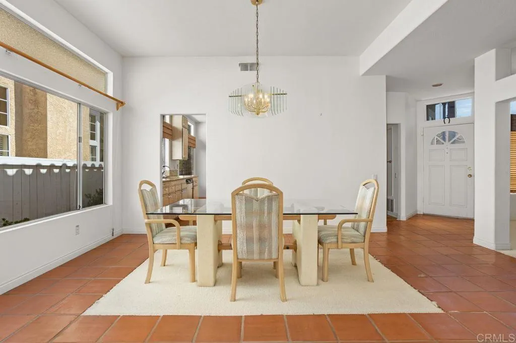 https://cdn.realtyfeed.com/cdn/127/306534380/4f0145bb38f1338737333b0f425b3695.webp