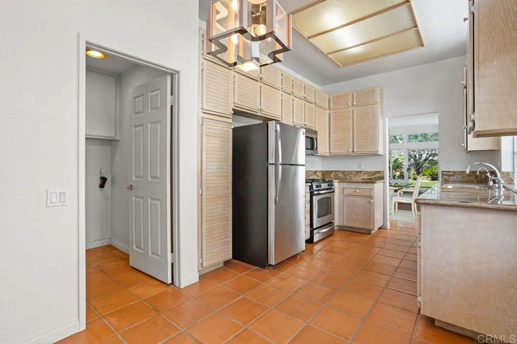 https://cdn.realtyfeed.com/cdn/127/306534380/5457ae5acb1a60eabdf38a424003f196.webp