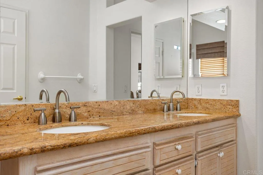 https://cdn.realtyfeed.com/cdn/127/306534380/5c6880bf0e5c7b1c9afbd78ab82d698b.webp