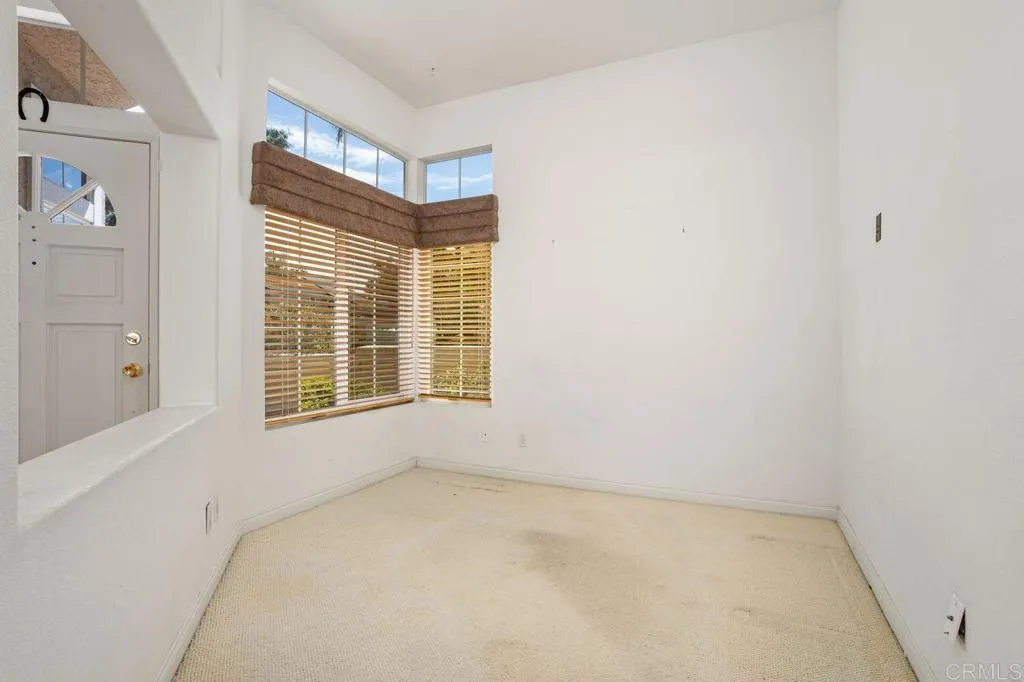 https://cdn.realtyfeed.com/cdn/127/306534380/8aacb4e20b02f115f130f275beff7bf2.webp