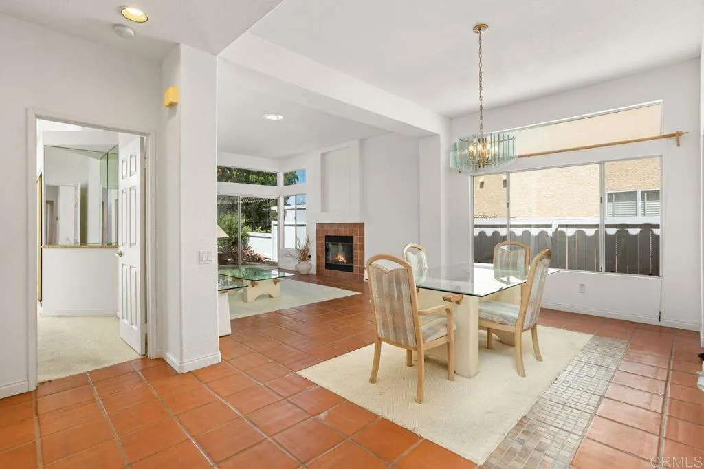 https://cdn.realtyfeed.com/cdn/127/306534380/a37d727fdda9c44076c355d7410bd4aa.webp