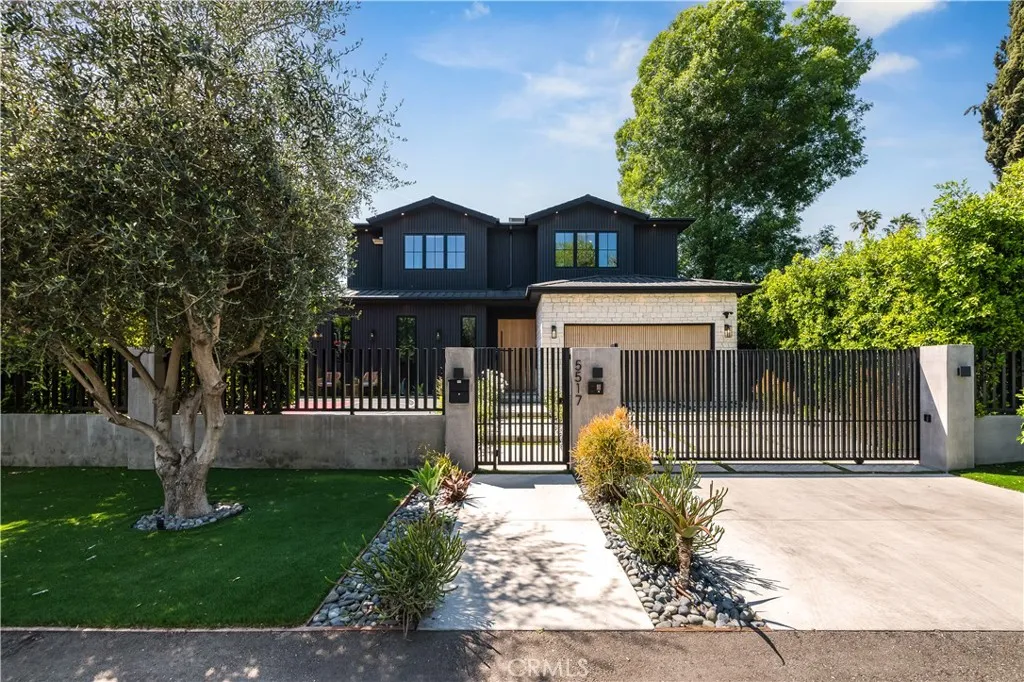 Sherman Oaks, CA 91401