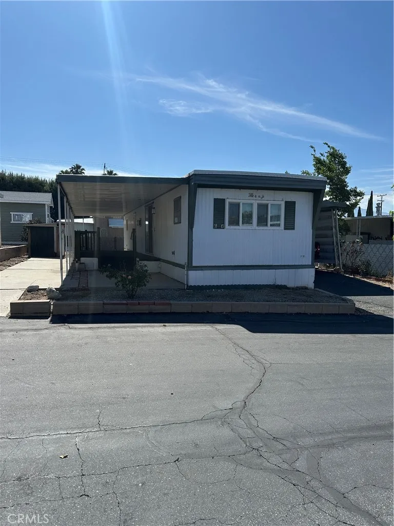 Banning, CA 92220