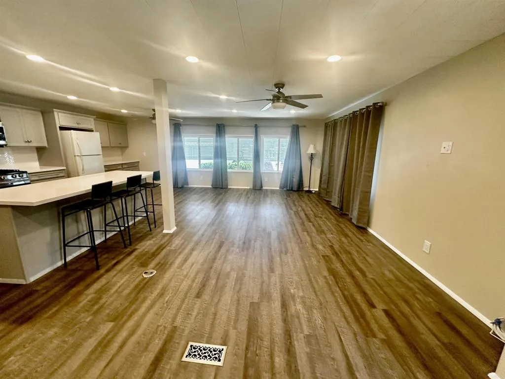 https://cdn.realtyfeed.com/cdn/127/306534432/decabe5f973b2d1dbb43a3de0ad004b0.webp