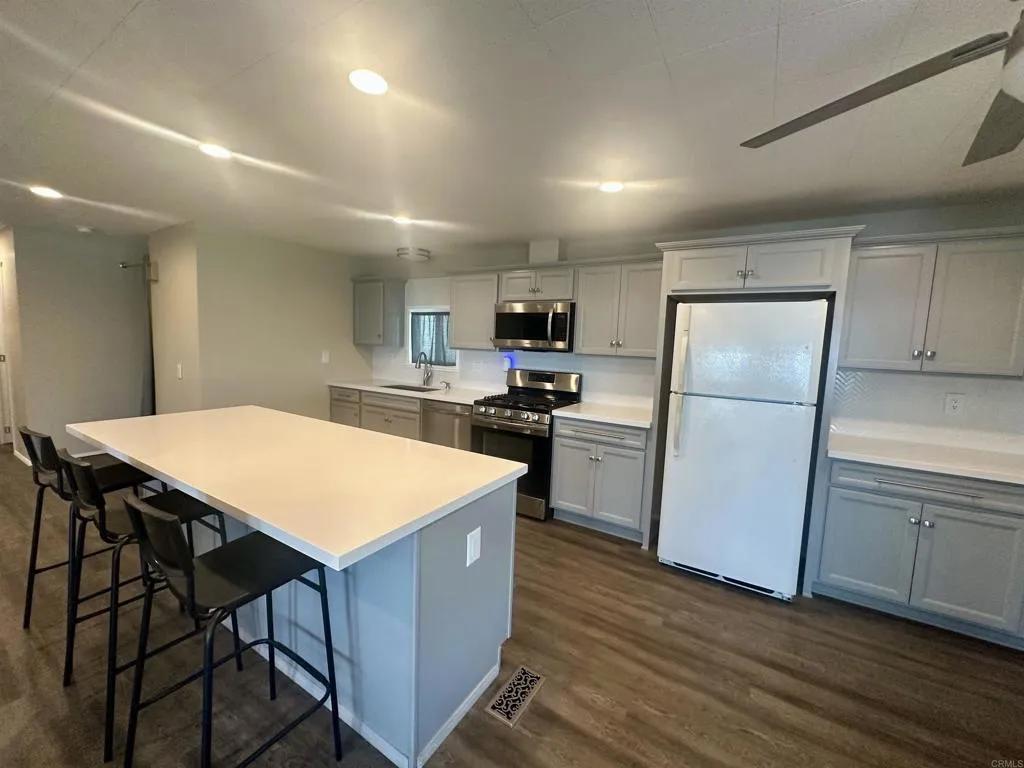 https://cdn.realtyfeed.com/cdn/127/306534432/e30915dd5d53c3bf78b48a9f143cdb47.webp