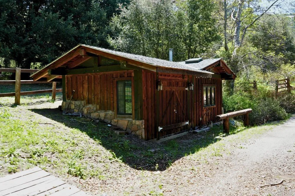 https://cdn.realtyfeed.com/cdn/127/306534451/095335d1bf9042880dc6e2dbd5e5fd8f.webp