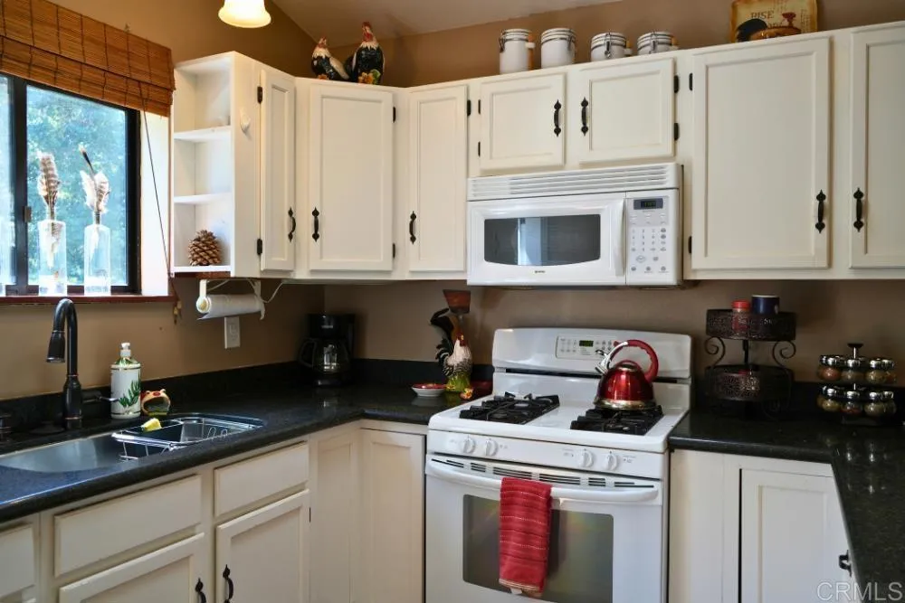 https://cdn.realtyfeed.com/cdn/127/306534451/9a480f8b0110eff005fdb74bce9a504a.webp