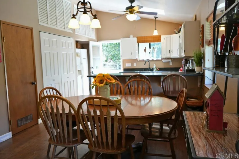https://cdn.realtyfeed.com/cdn/127/306534451/c060ba4b17c50f69230246e18c5020e0.webp