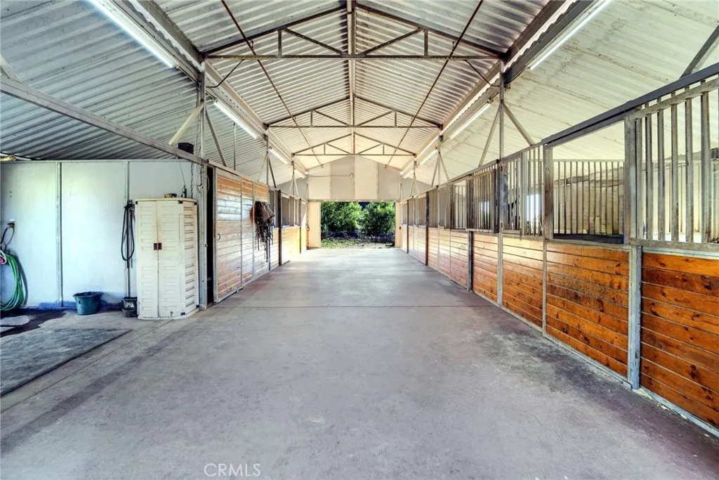 https://cdn.realtyfeed.com/cdn/127/306534523/03f5f0eb84764828690e9062aa99c9e0.webp