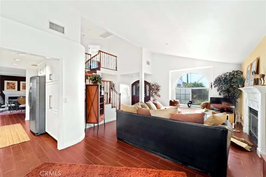 https://cdn.realtyfeed.com/cdn/127/306534523/3b848c446044e6c71f523fd26afeeef2.webp