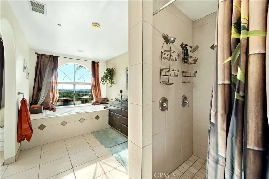 https://cdn.realtyfeed.com/cdn/127/306534523/aae99d5db5800585439ea84138cd47a7.webp