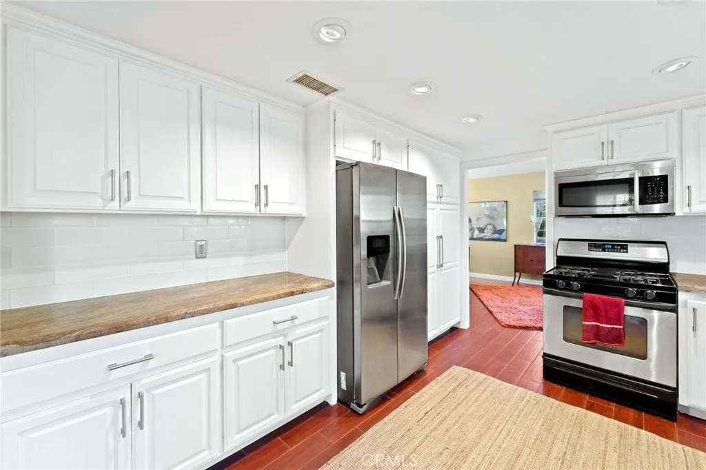 https://cdn.realtyfeed.com/cdn/127/306534523/c04e605b0c0c848b5c0a4464a8af557f.webp