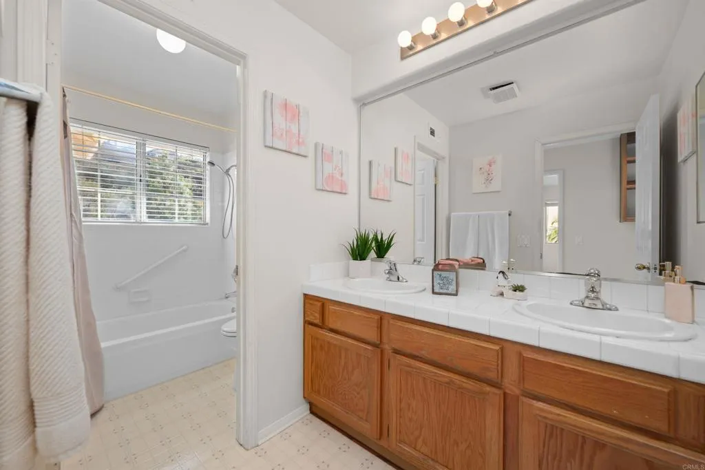 https://cdn.realtyfeed.com/cdn/127/306534607/a483d72a5cea42232d7f02e3273ead5c.webp