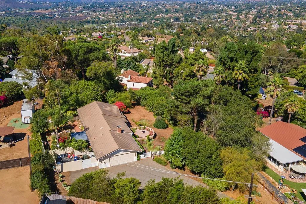 https://cdn.realtyfeed.com/cdn/127/306534662/21d7340ca1b1a22064fb618029fb9943.webp