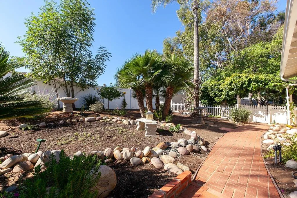 https://cdn.realtyfeed.com/cdn/127/306534662/3cca4284e4a697cc40c62d60a9b6496f.webp