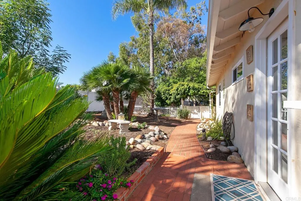 https://cdn.realtyfeed.com/cdn/127/306534662/4116c6fed32b3f6ca80d507e96f1e77e.webp
