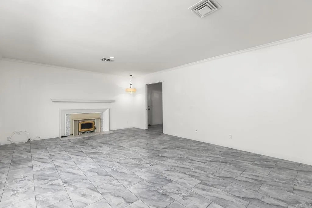 https://cdn.realtyfeed.com/cdn/127/306534662/74cf245b2a5c67129f57022a3fc6307c.webp