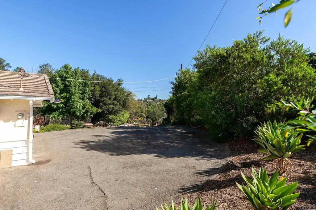 https://cdn.realtyfeed.com/cdn/127/306534662/79265eda35d5182150868c599ad12326.webp