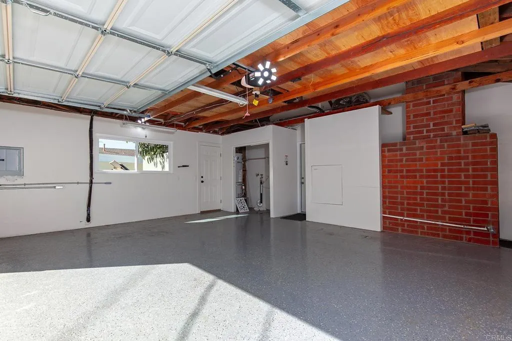 https://cdn.realtyfeed.com/cdn/127/306534662/83a3049d8dbe011559c45a65772926e5.webp