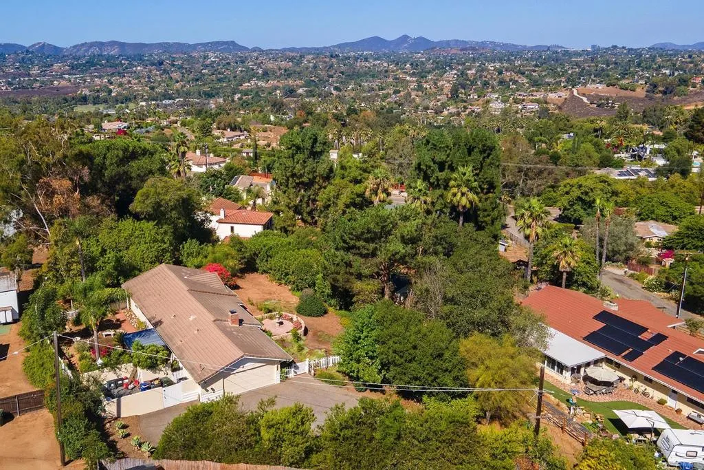 https://cdn.realtyfeed.com/cdn/127/306534662/be59ecdfb3d3610933e53c4c1eecf840.webp