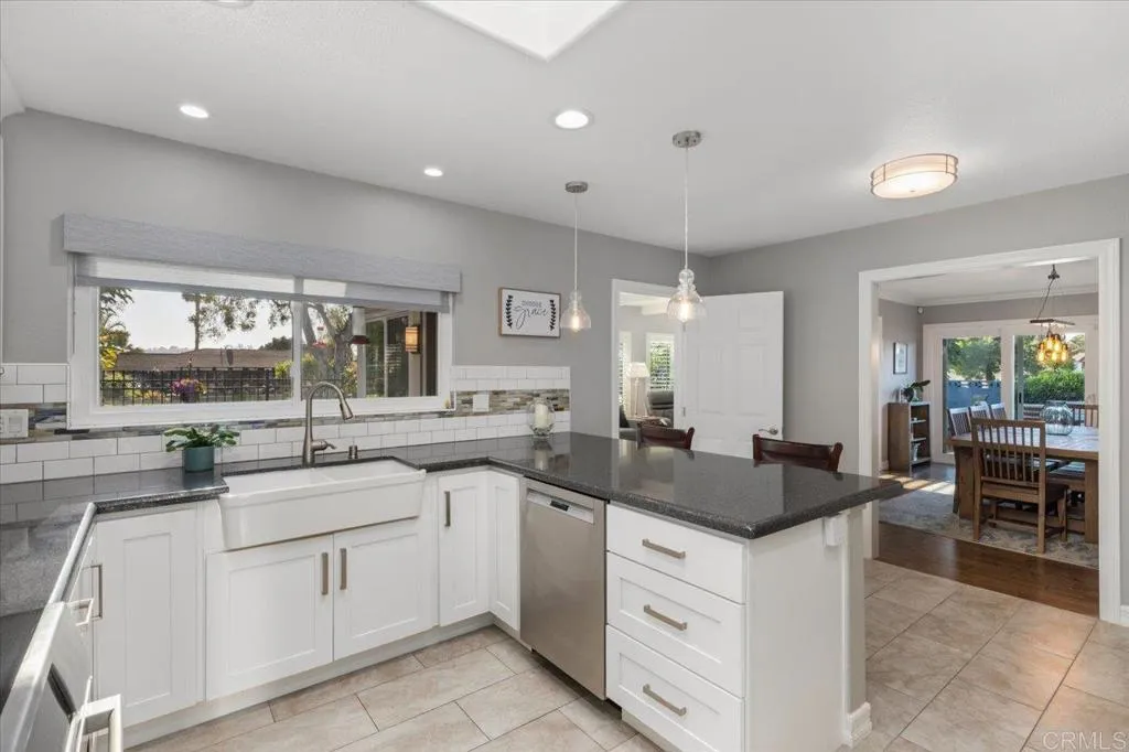 https://cdn.realtyfeed.com/cdn/127/306534670/1cafbcce7c430fce00816305923c0129.webp