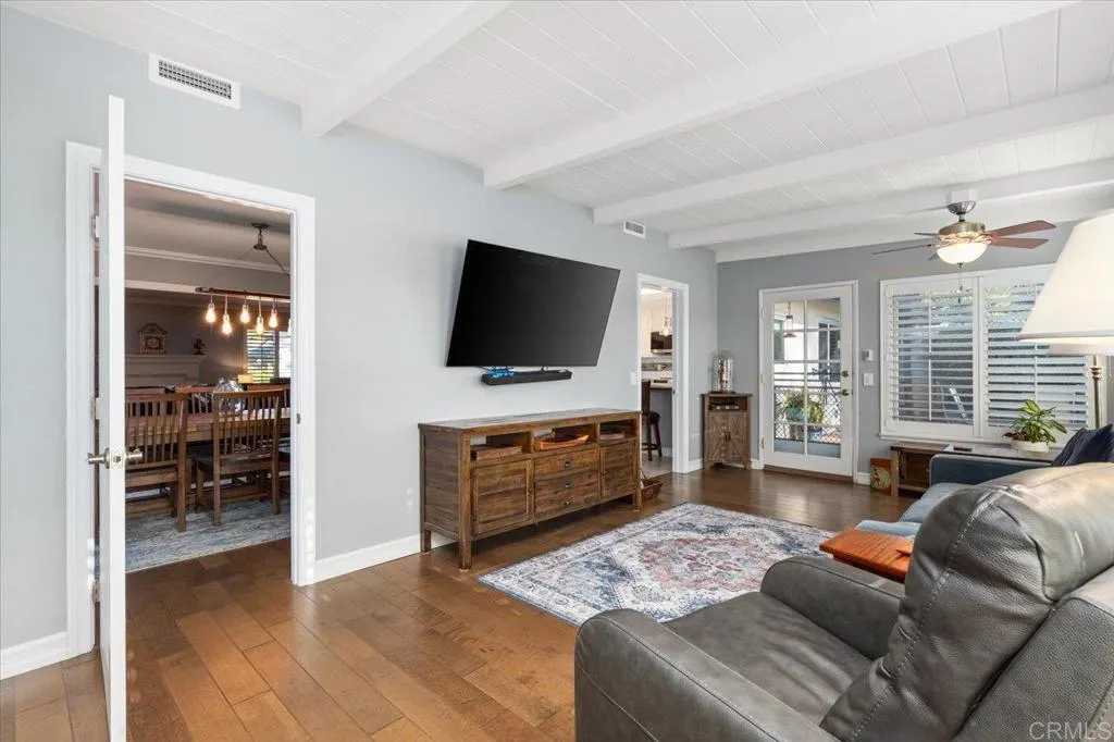 https://cdn.realtyfeed.com/cdn/127/306534670/2bcbf15cf9f6c23cb56070d4b33fd8df.webp