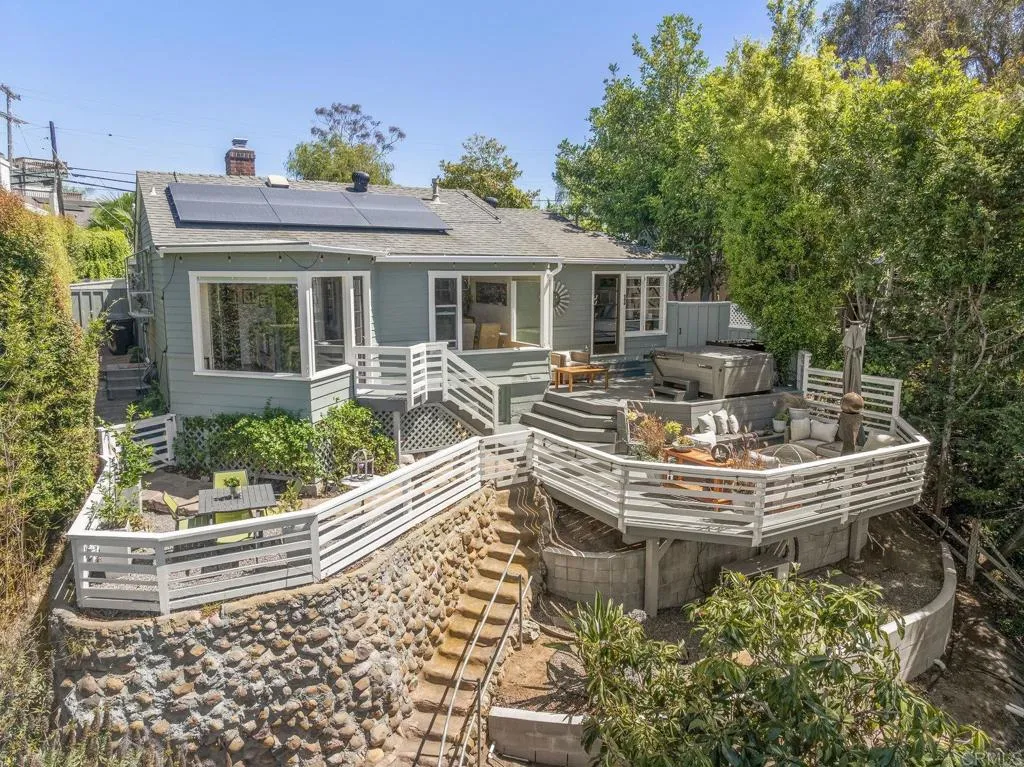 https://cdn.realtyfeed.com/cdn/127/306534682/63e8353ab7e19e560b3658a93c4d234b.webp