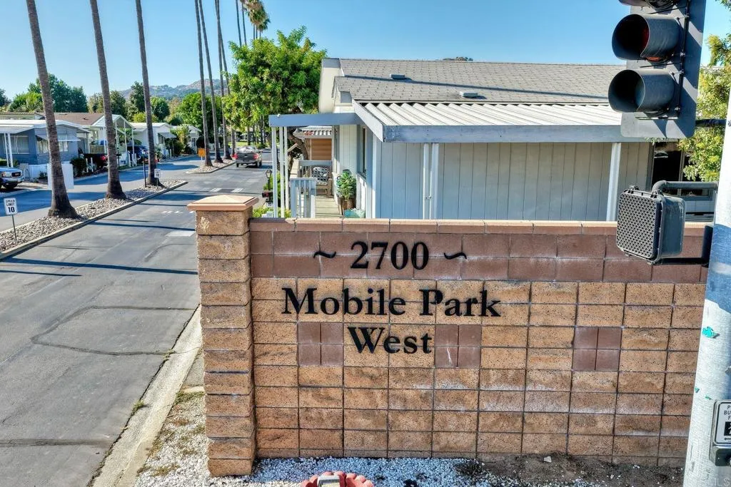https://cdn.realtyfeed.com/cdn/127/306534711/5e4bfa970f688d6bef1762969d3d8b81.webp