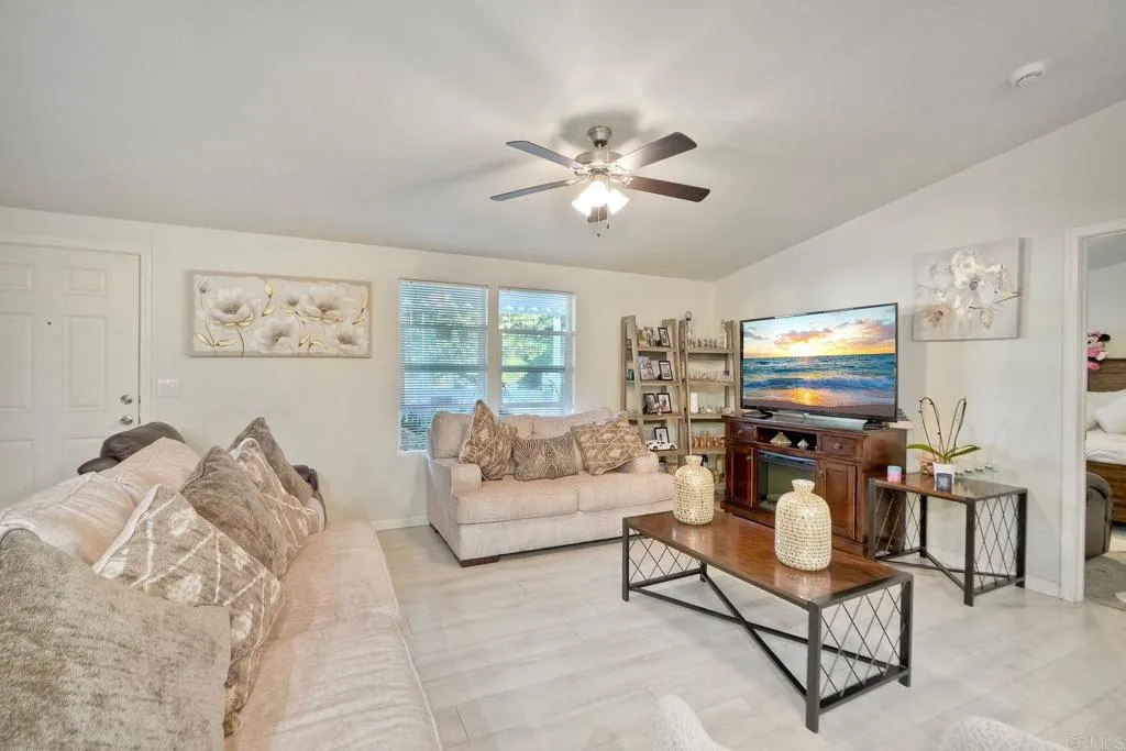 https://cdn.realtyfeed.com/cdn/127/306534711/c04032e5b0b239f32ec162d22ef5dcd4.webp