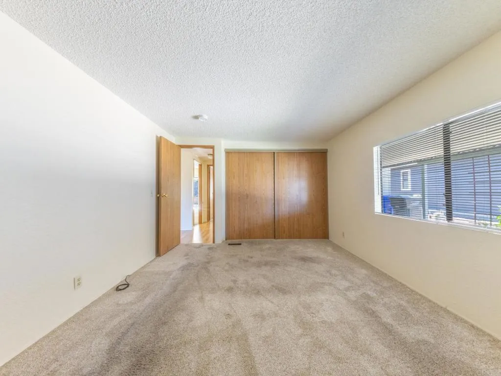 https://cdn.realtyfeed.com/cdn/127/306534719/15c24864afc815a879d7ae607b65dc0e.webp
