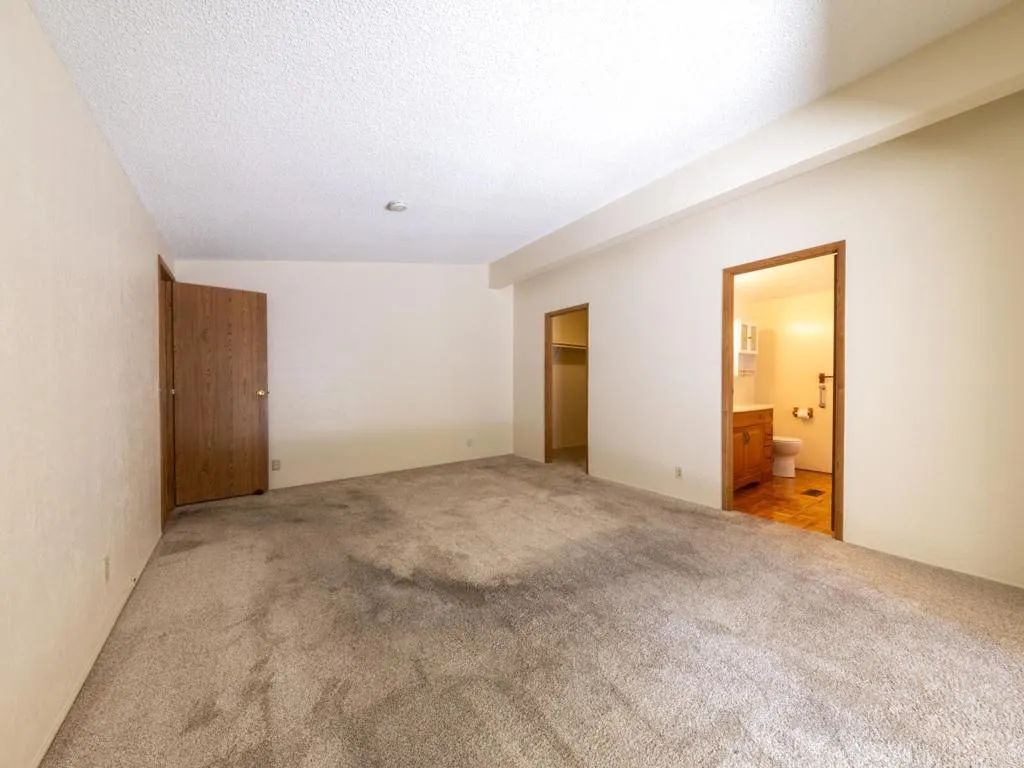 https://cdn.realtyfeed.com/cdn/127/306534719/415861d2c8ef7d740644d46466bc95e8.webp