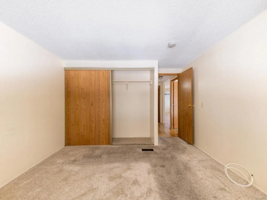 https://cdn.realtyfeed.com/cdn/127/306534719/8bd6e76f228ed83ebddd2db869f4d804.webp