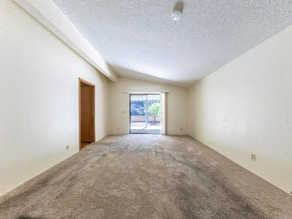 https://cdn.realtyfeed.com/cdn/127/306534719/a1ab8f68fd1ba96ce805bb02de9e1075.webp