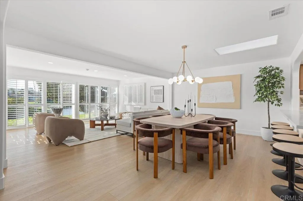 https://cdn.realtyfeed.com/cdn/127/306534722/108939de32abb4db0f1c4c8d21b08ab8.webp