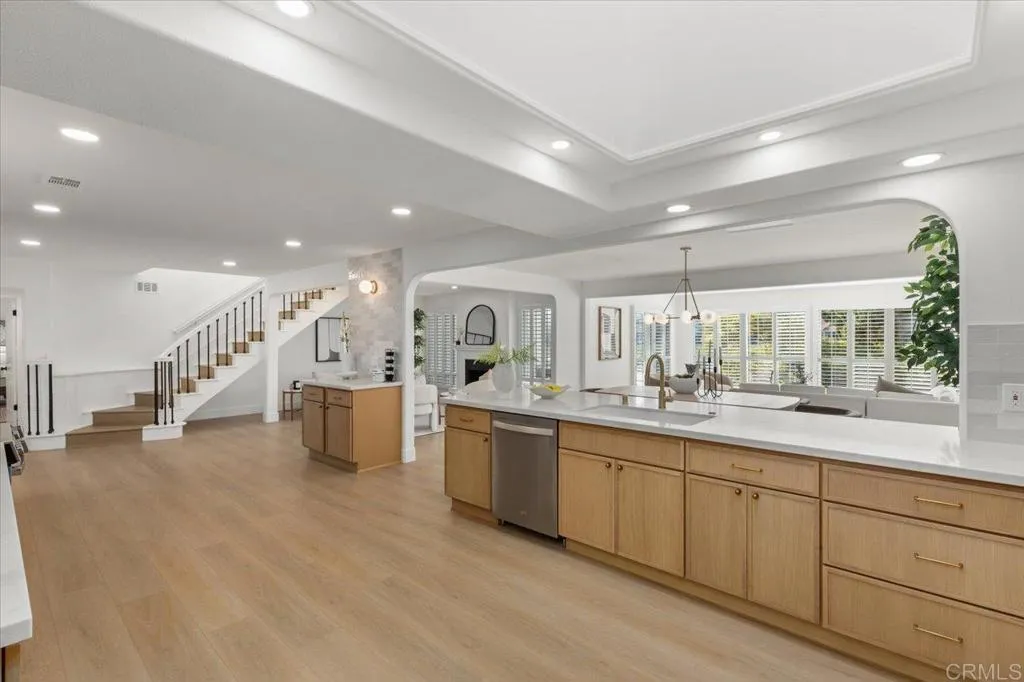 https://cdn.realtyfeed.com/cdn/127/306534722/2ea0f1c66f1d56918476a681ff2fd15a.webp