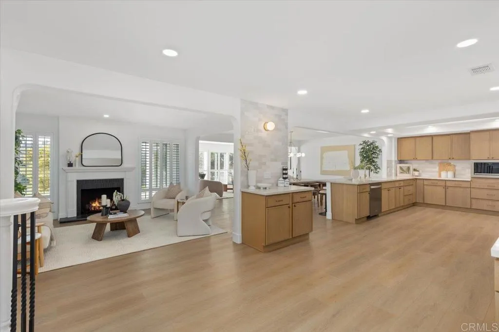 https://cdn.realtyfeed.com/cdn/127/306534722/6eb8515bd5191f0660f092927ac12dee.webp