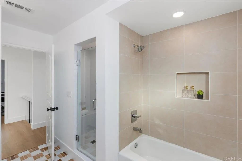 https://cdn.realtyfeed.com/cdn/127/306534722/749b407f5b7f568c00c81568e53394a8.webp
