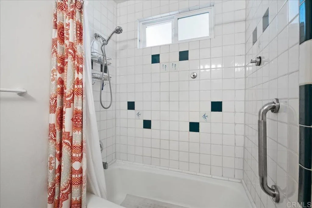 https://cdn.realtyfeed.com/cdn/127/306534727/329cf294bb9bd1e9606c00a79a7db770.webp