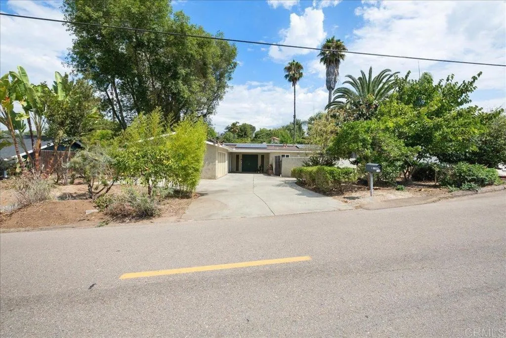 https://cdn.realtyfeed.com/cdn/127/306534727/65435a6d38c704b01d1374dc7715e3aa.webp