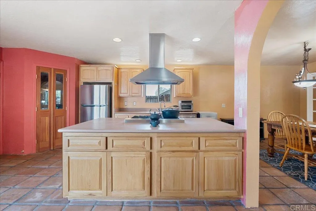 https://cdn.realtyfeed.com/cdn/127/306534727/fc9afdc62be3ca5994dd54ab4a59ce69.webp