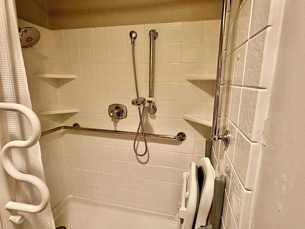 https://cdn.realtyfeed.com/cdn/127/306534732/a266df175cd4523a66b70600d61652bb.webp