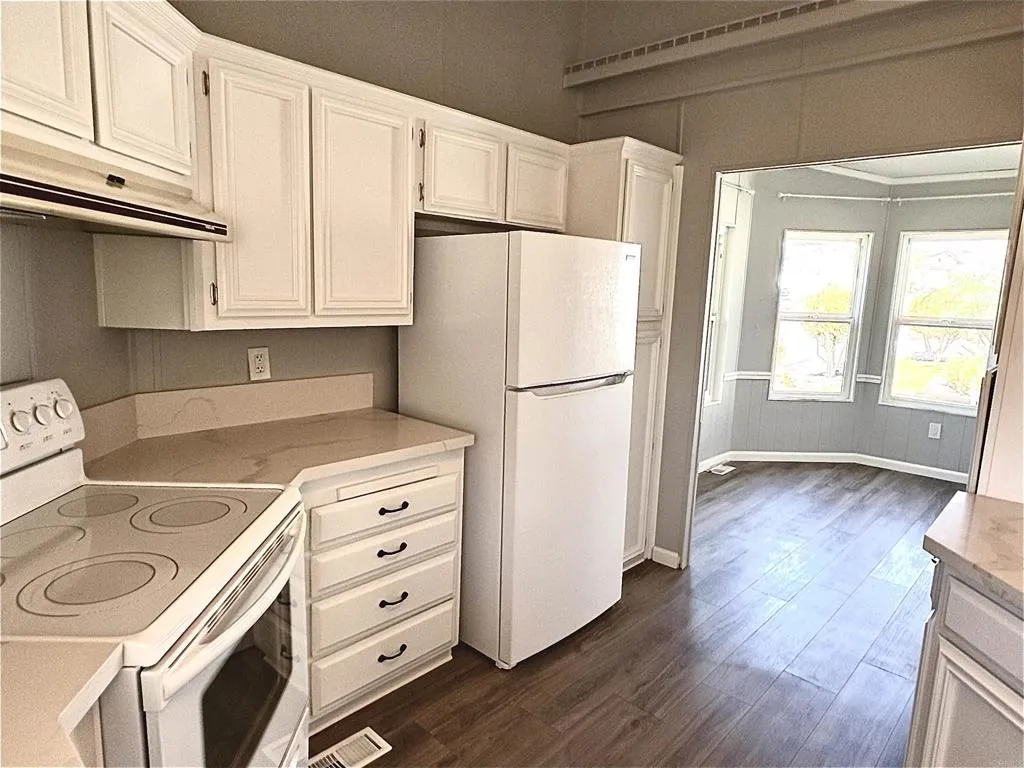 https://cdn.realtyfeed.com/cdn/127/306534732/eed4e295656a9026287fccd33a9fc9a1.webp