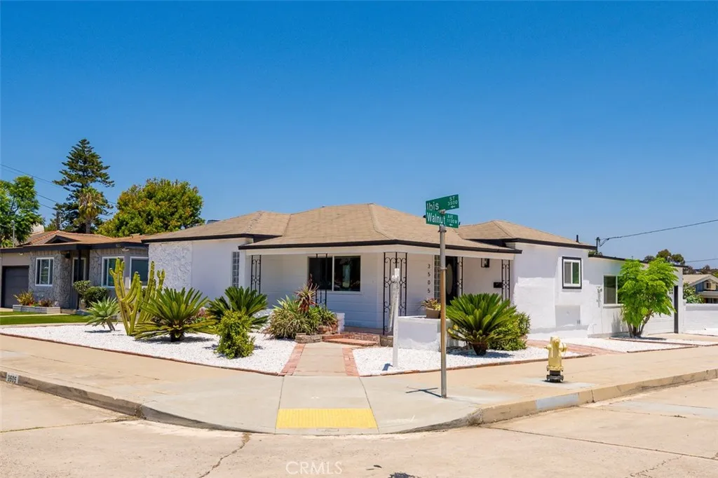 https://cdn.realtyfeed.com/cdn/127/306534778/21a35512faf3f27b1c1e86eb0bd7c358.webp