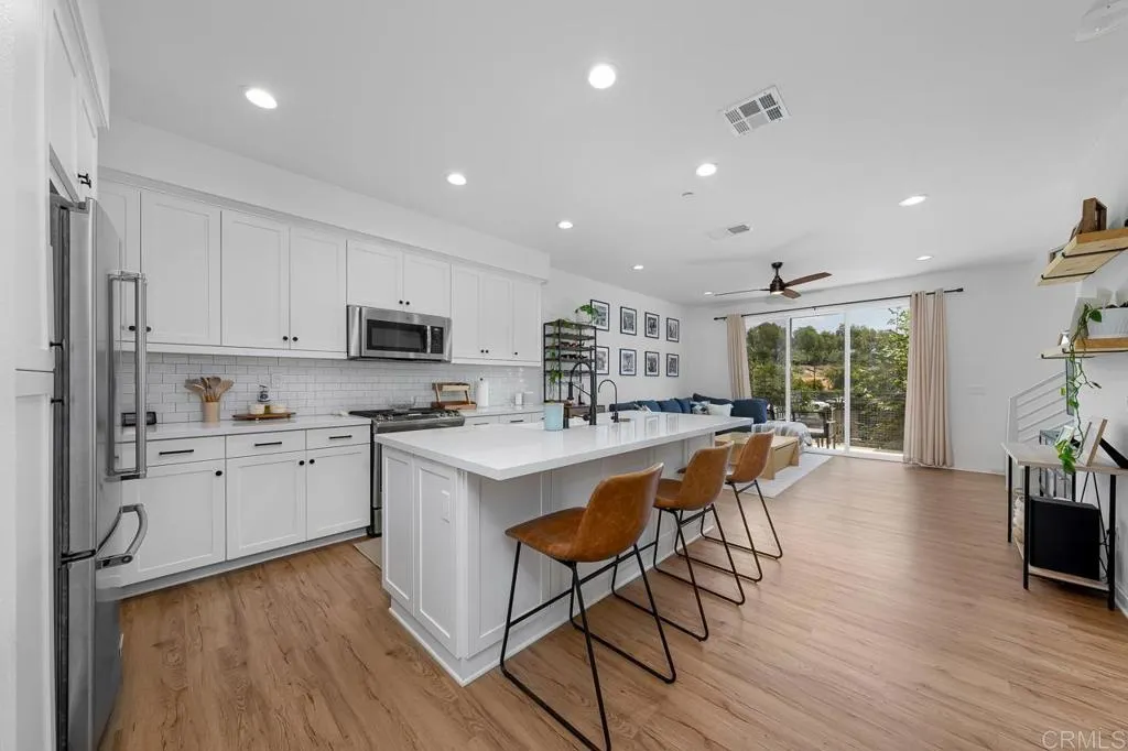 Photo #3: PTP2506743 Listing 
