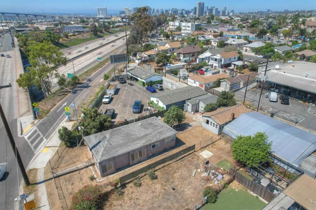 https://cdn.realtyfeed.com/cdn/127/306534930/2379a418871c027dda4d6f8f375149ba.webp
