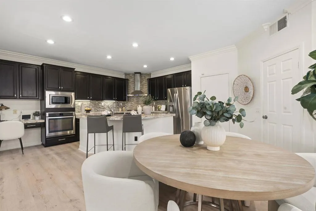 https://cdn.realtyfeed.com/cdn/127/306534945/be186d031fbb7f823fbe073844c65f1d.webp