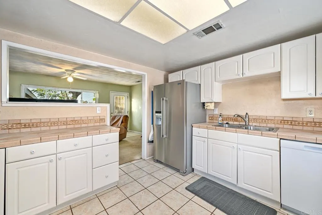 https://cdn.realtyfeed.com/cdn/127/306534966/3138c315920a9cee9673b6bf7e8e6304.webp