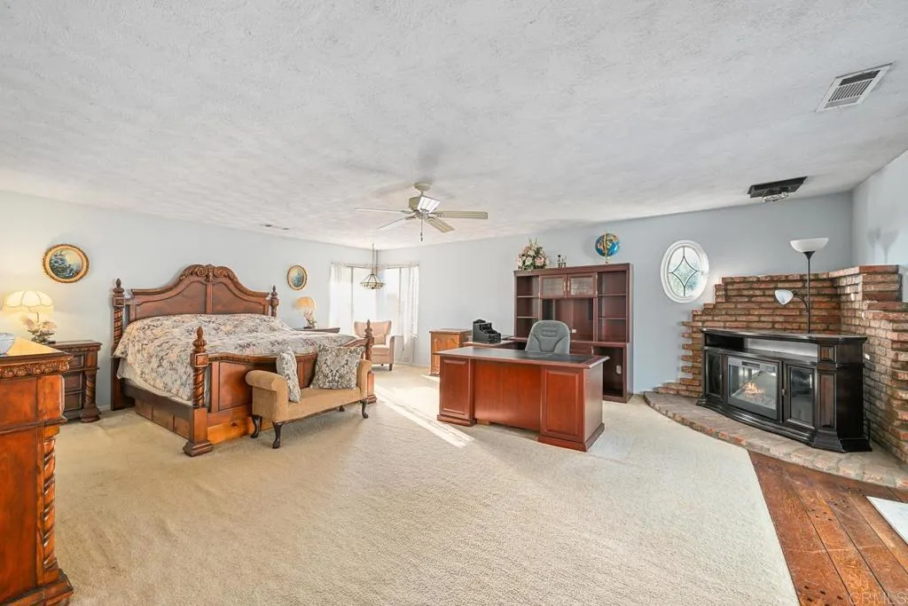 https://cdn.realtyfeed.com/cdn/127/306534966/bfeeca2ad96aee5276e4cc30522e652f.webp