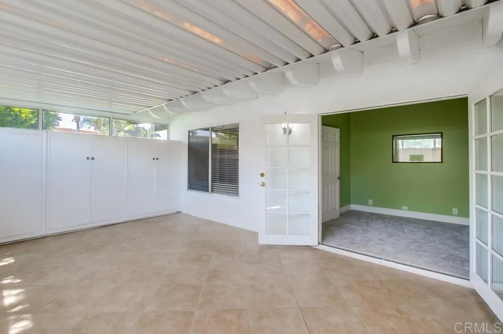 https://cdn.realtyfeed.com/cdn/127/306535006/4bba230c71e67d7a54d7c4f1e9c899cf.webp
