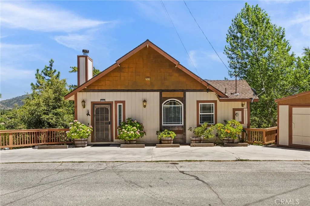 Crestline, CA 92325